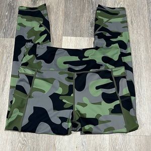Zyia Active Camo Legging With Pockets Size 12